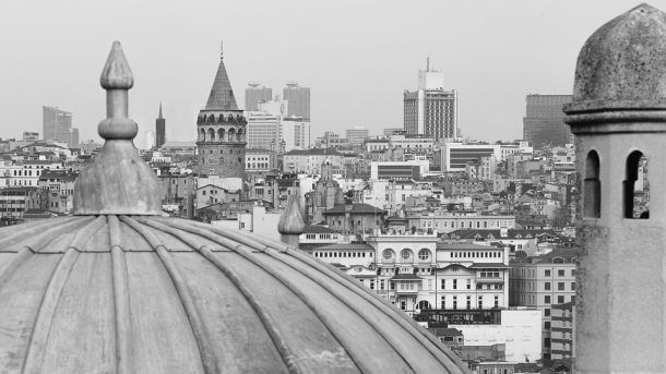 Ülkenin hali hal değil, bu olanlar yalnız başına taşınacak gibi değil. Gelip biraz destek atsan ne güzel olur Osman, ben kaldıramıyorum. - Hi