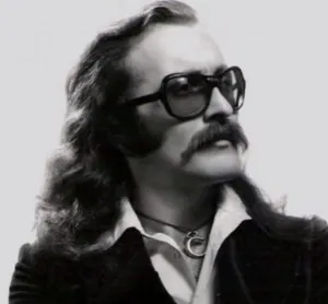 Cem Karaca - Ceviz Ağacı Şarkı Sözleri - Hi